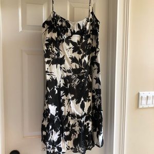 EUC Loft size 12 black and white dress